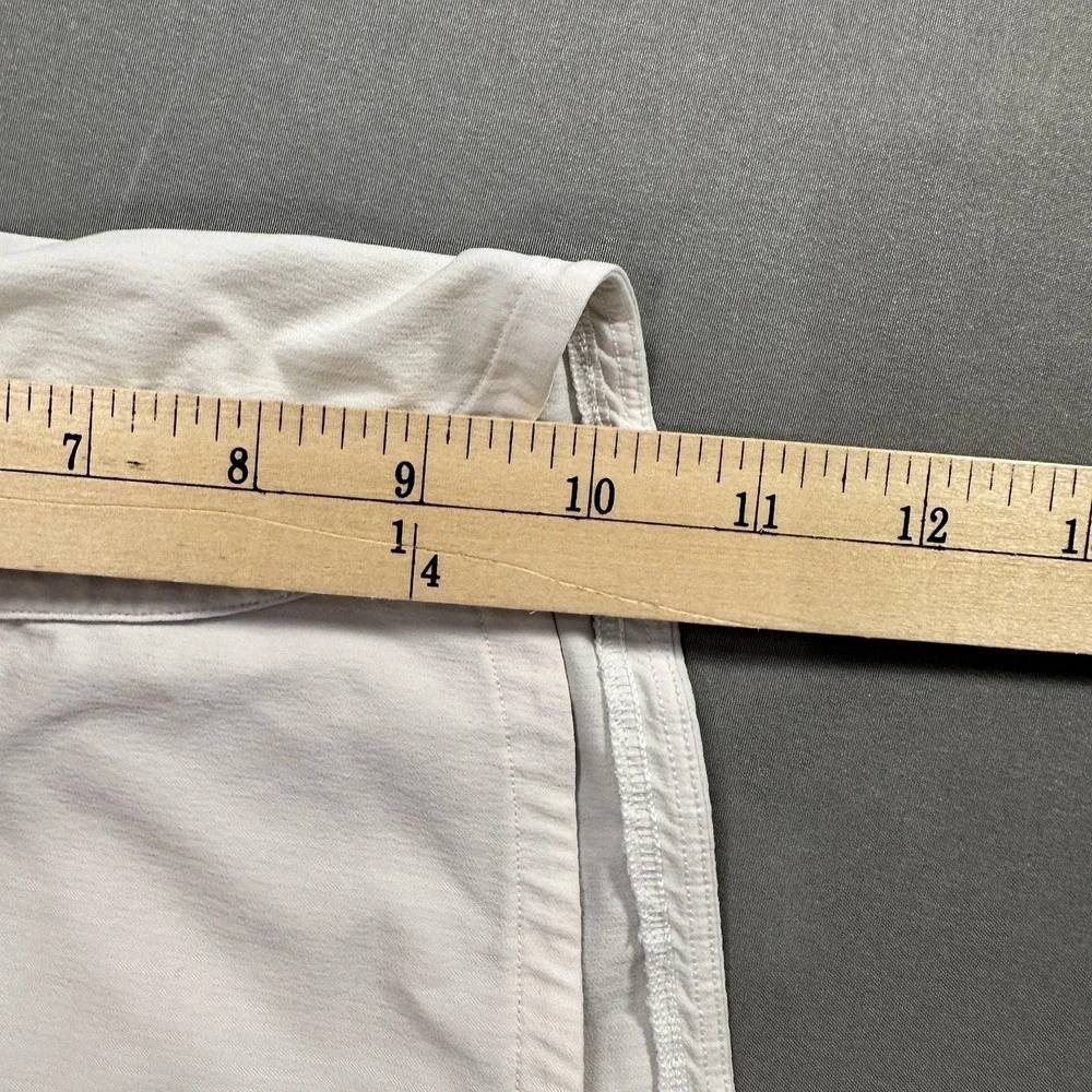 Lululemon Shorts Womens 10 White 2.5‎ Inseam Running Lined Zip Pocket Athletic